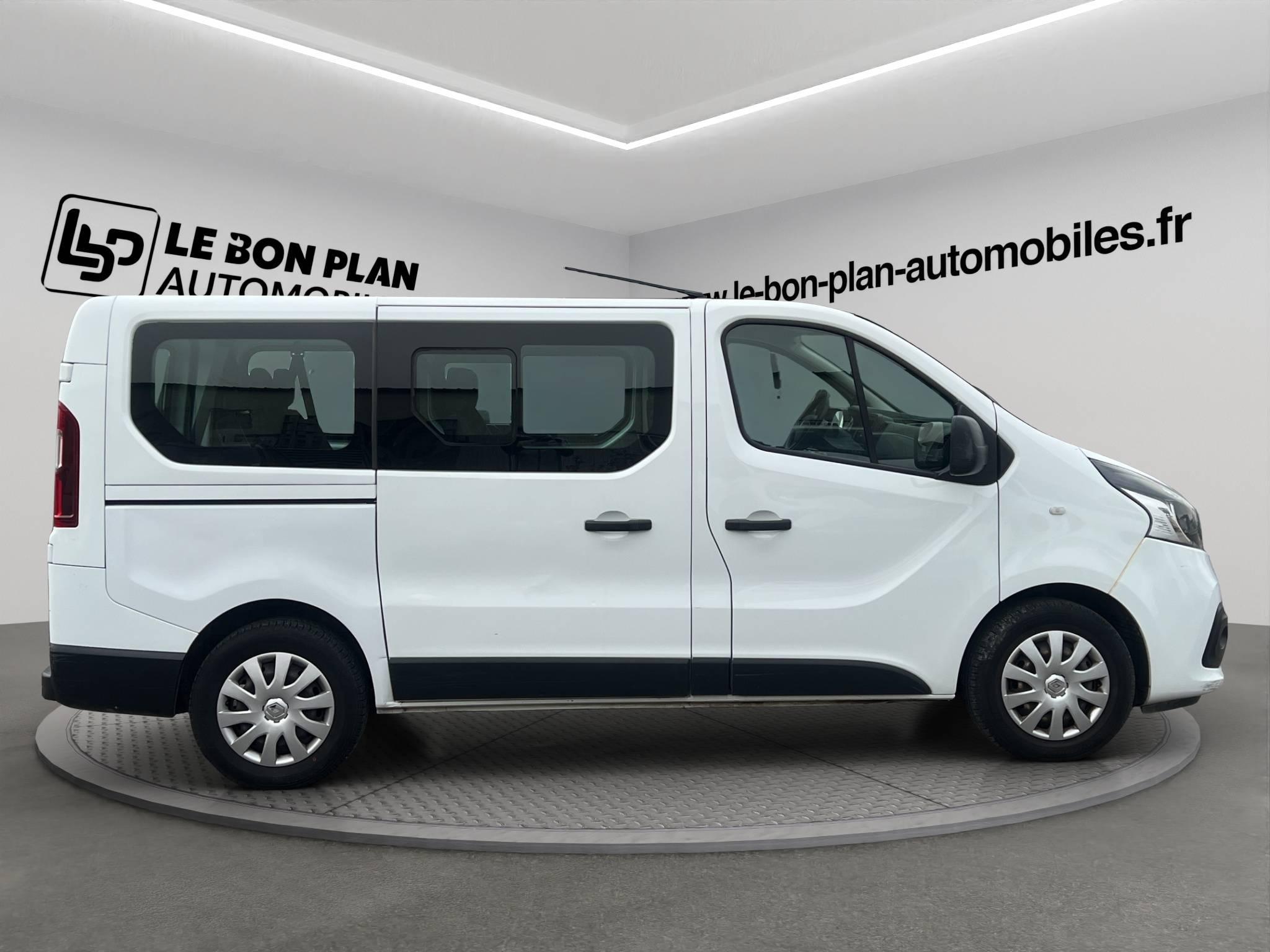 RENAULT TRAFIC COMBI