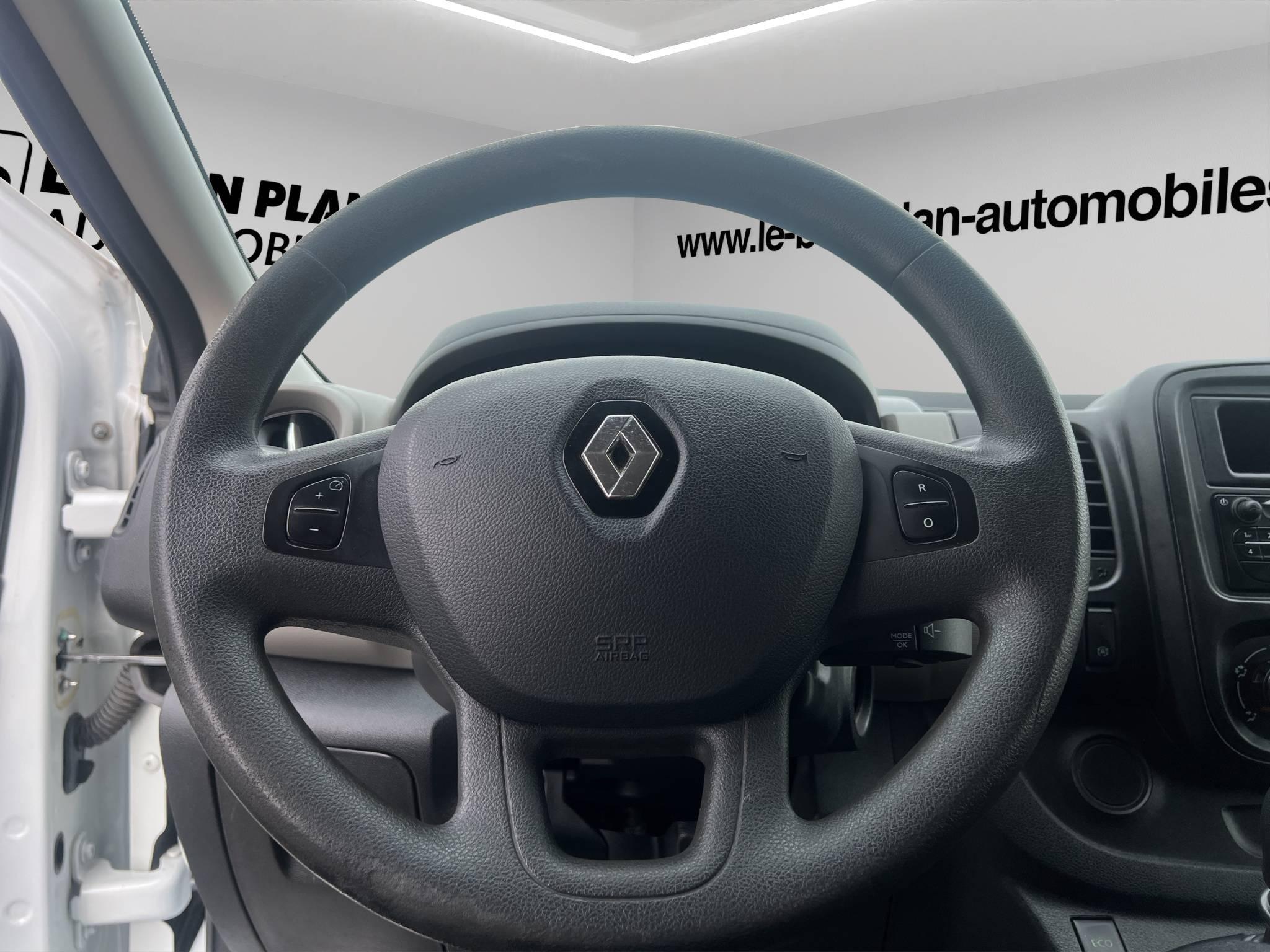 RENAULT TRAFIC COMBI