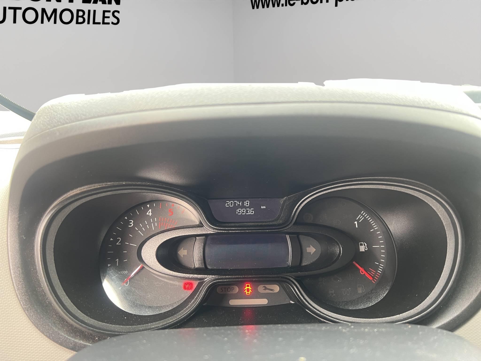 RENAULT TRAFIC COMBI