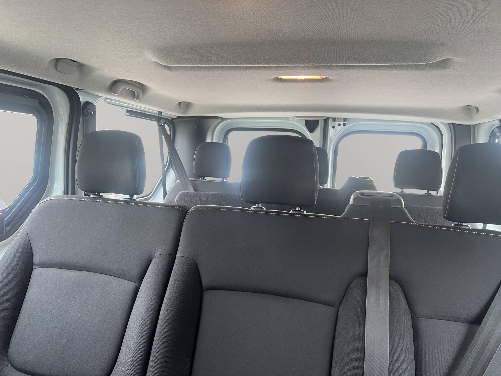 RENAULT TRAFIC COMBI