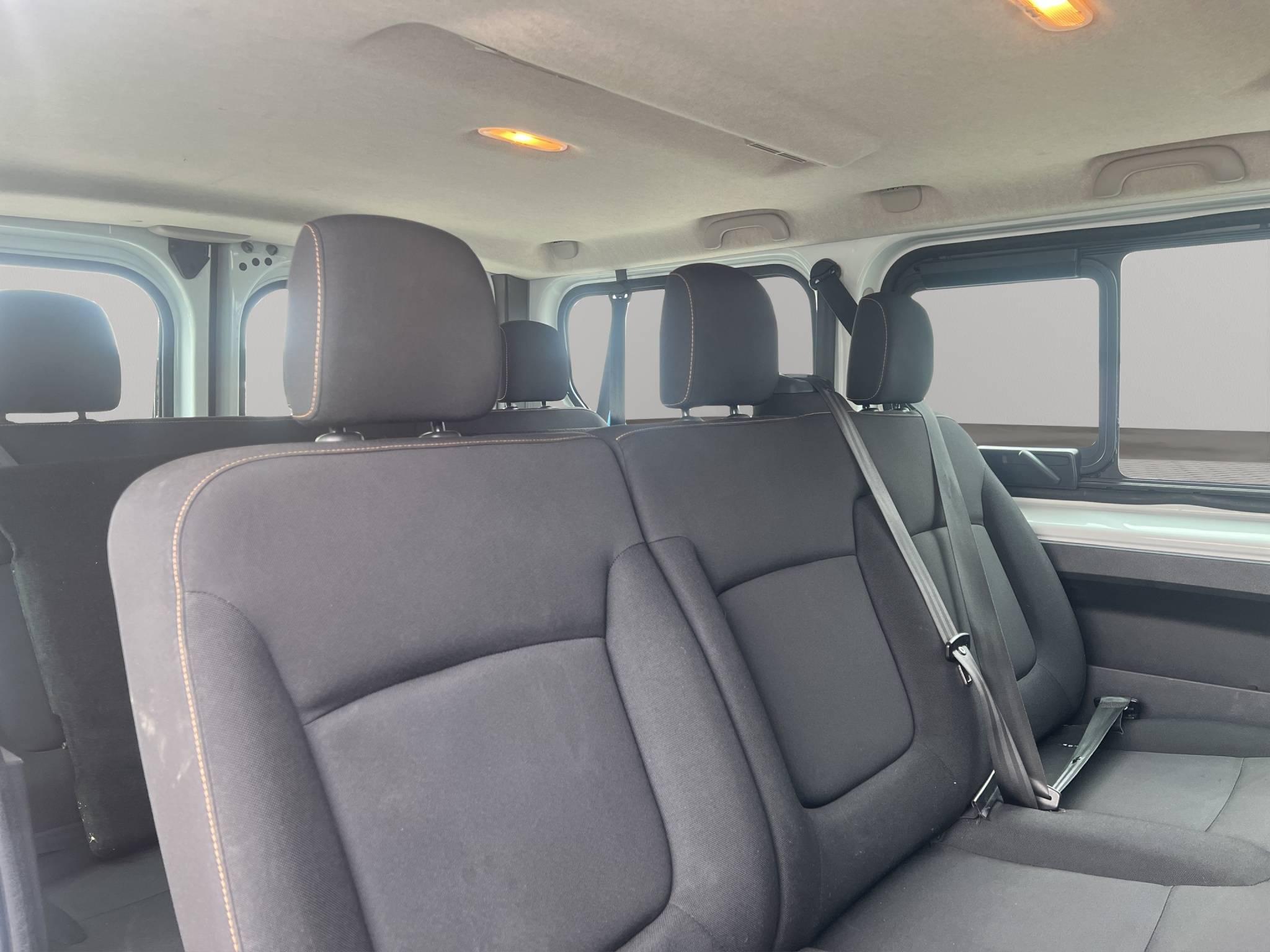 RENAULT TRAFIC COMBI