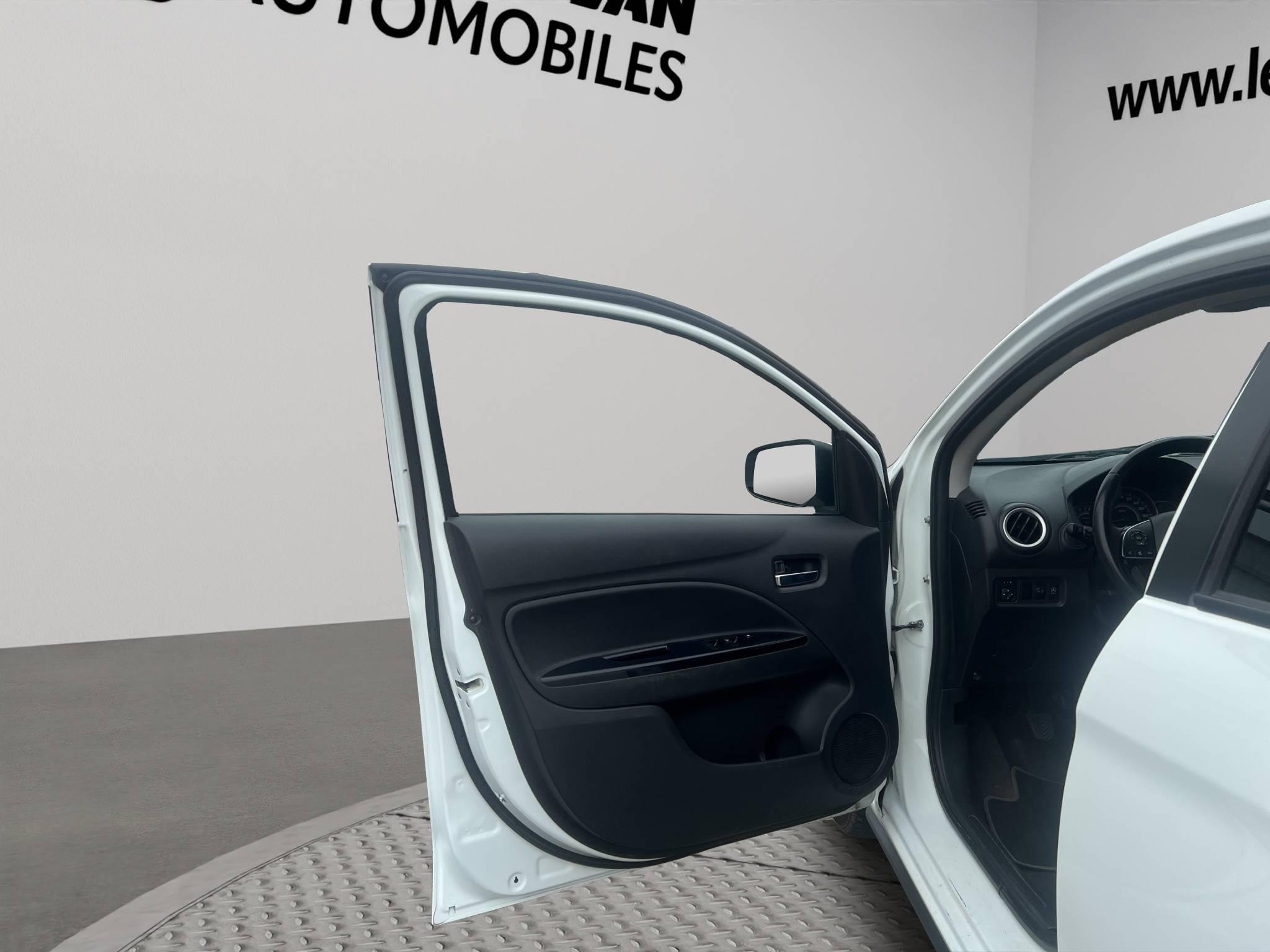 MITSUBISHI SPACE STAR