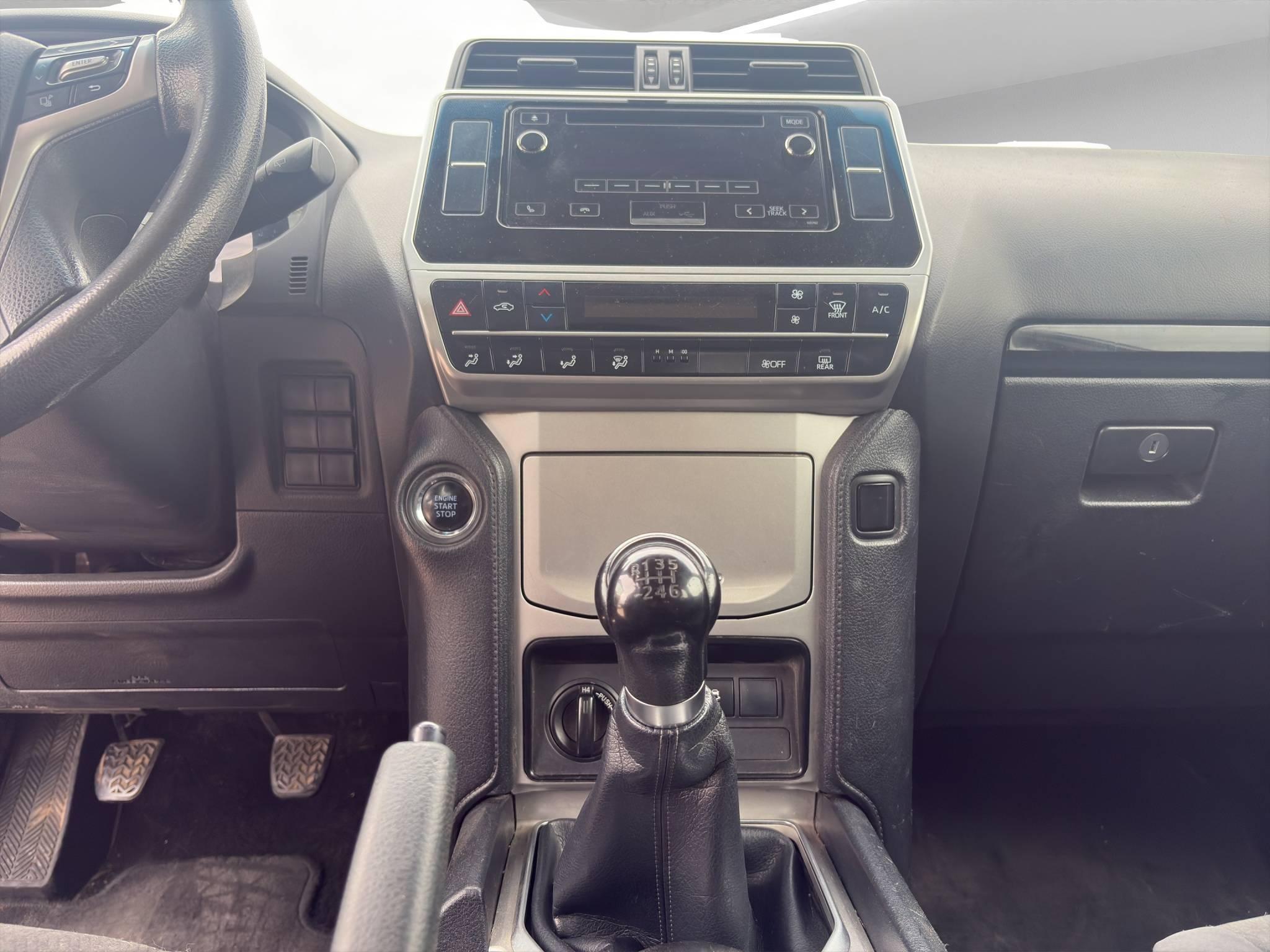 TOYOTA LAND CRUISER