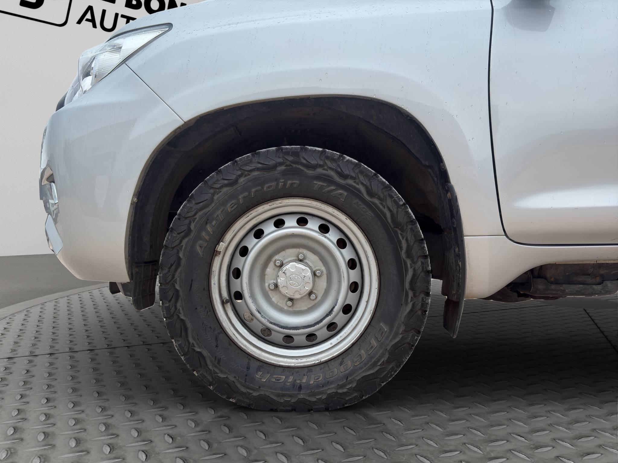TOYOTA LAND CRUISER