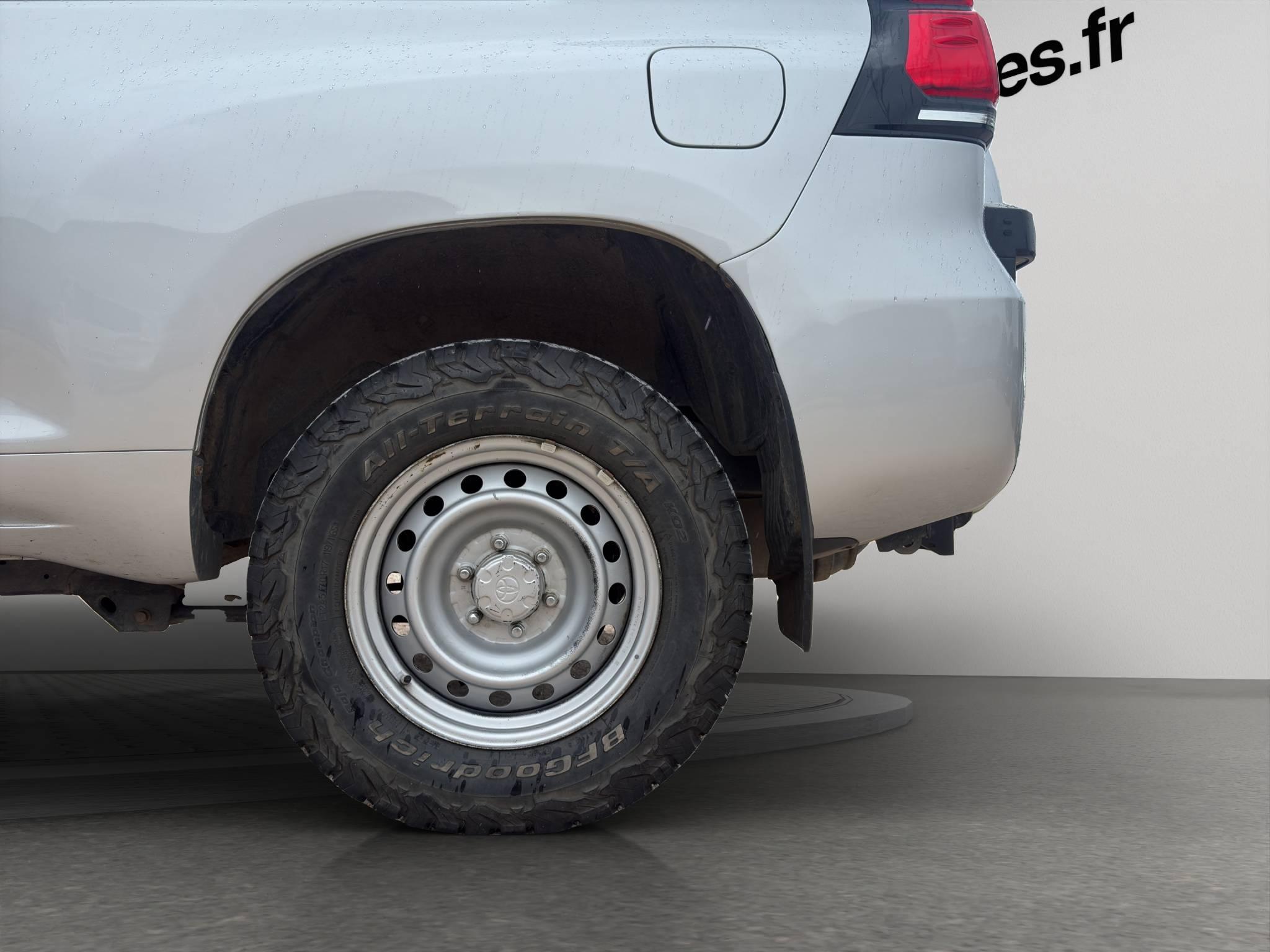 TOYOTA LAND CRUISER