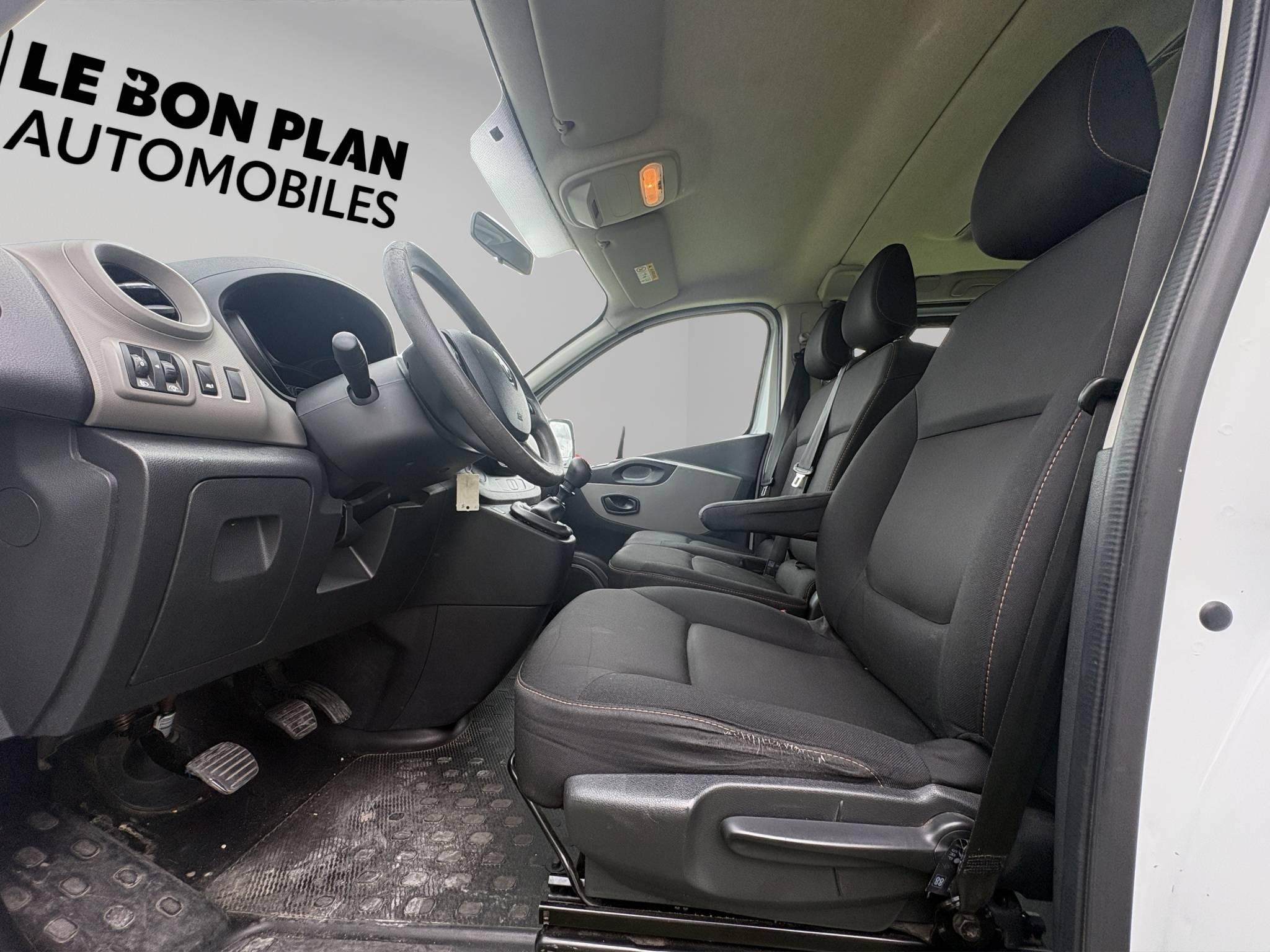 RENAULT TRAFIC