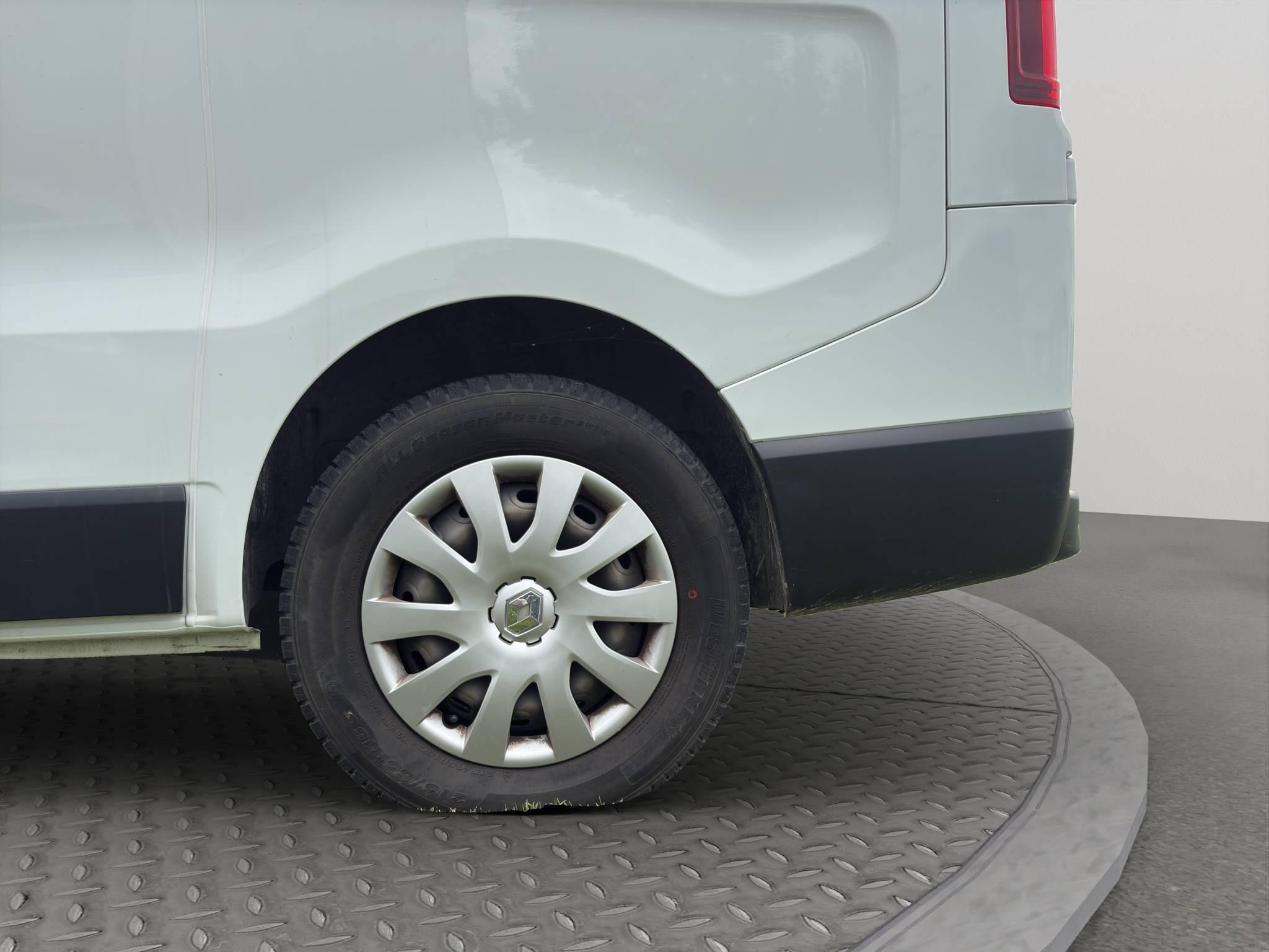RENAULT TRAFIC