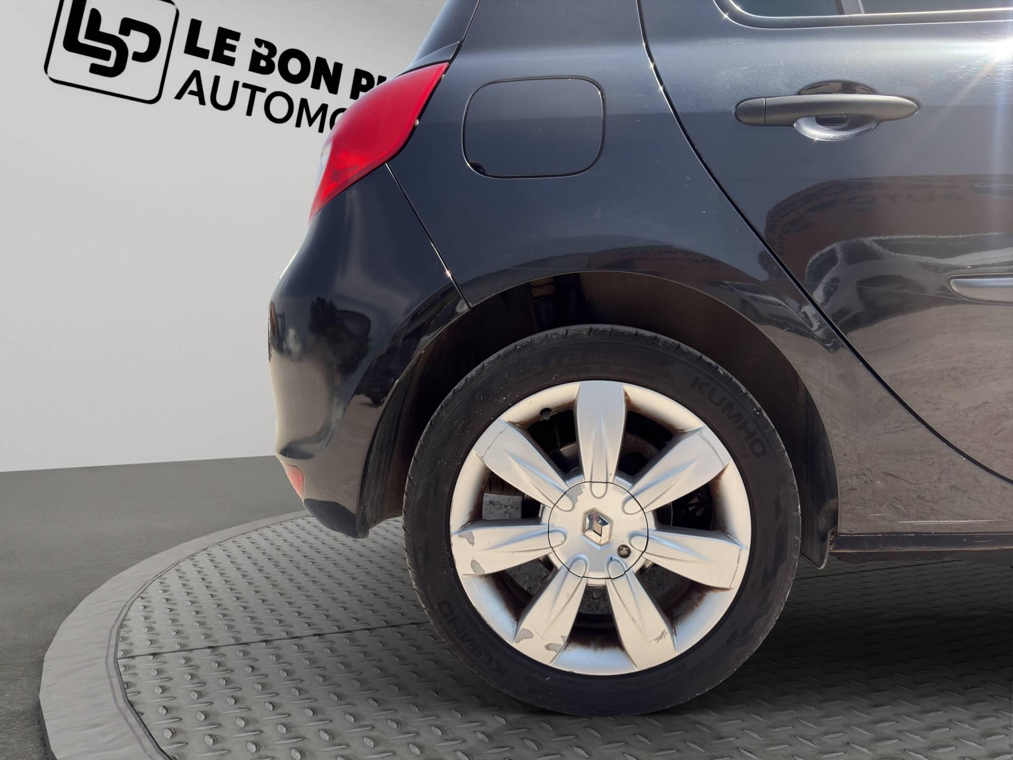 RENAULT CLIO