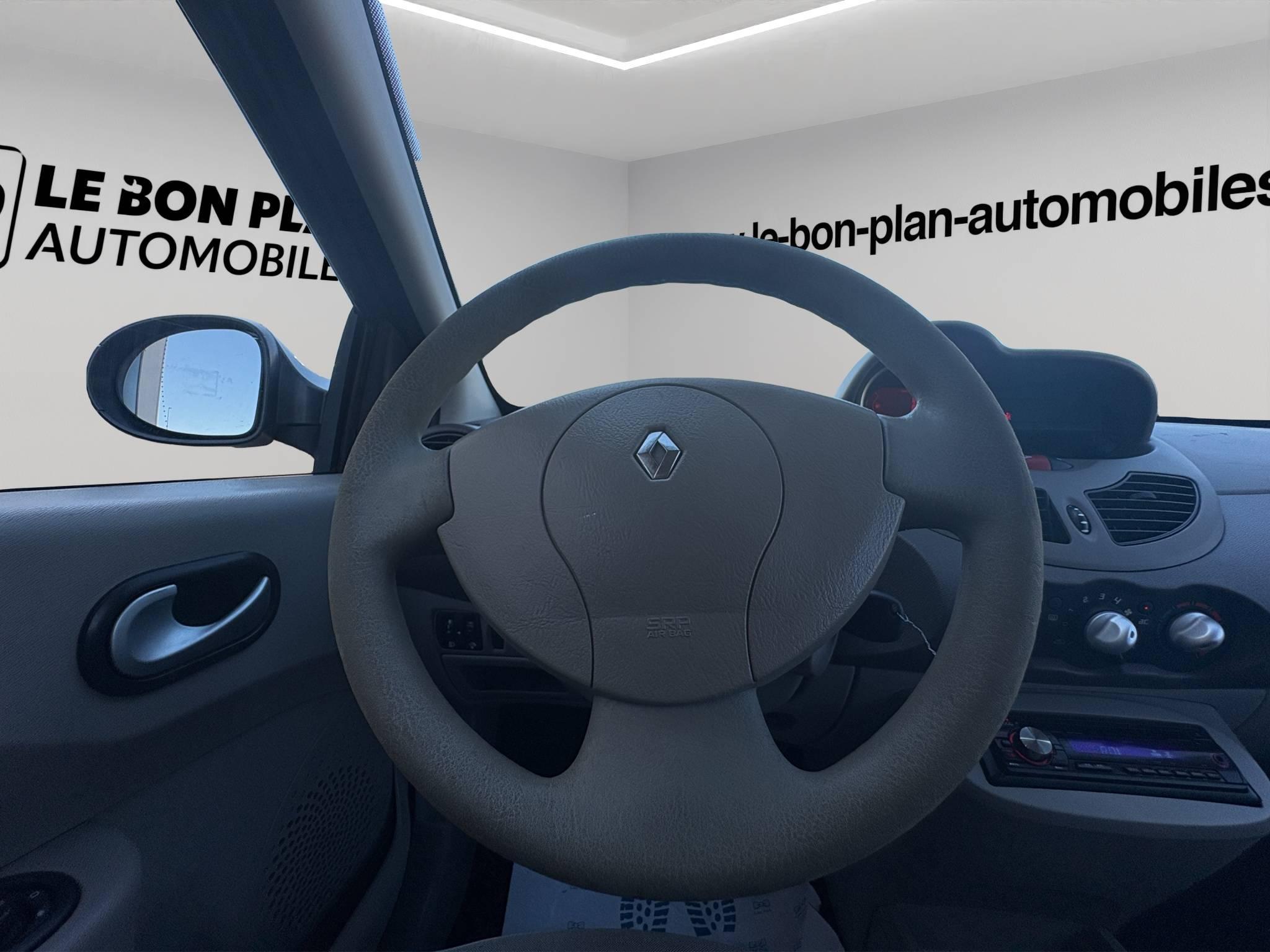 RENAULT TWINGO