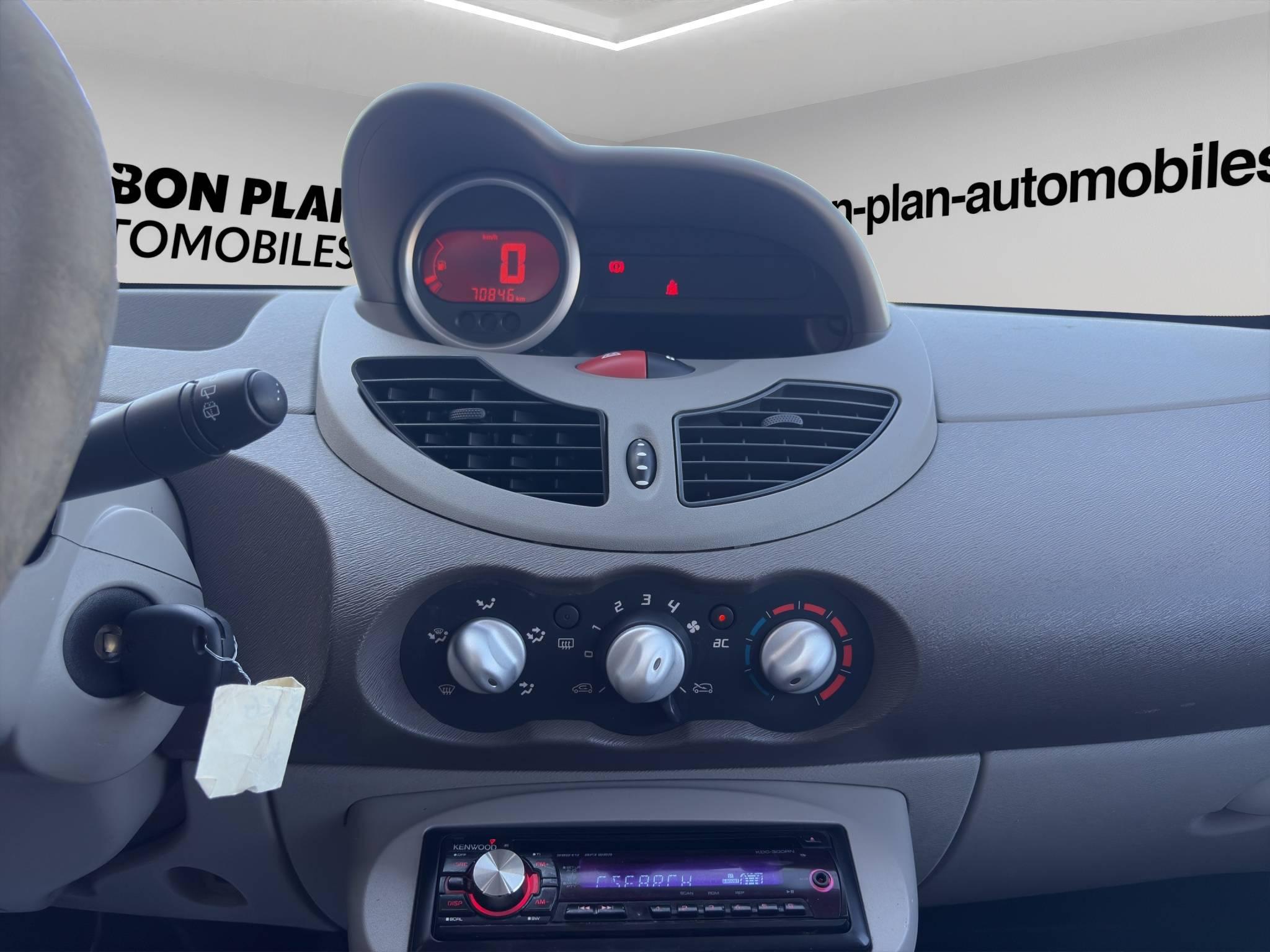 RENAULT TWINGO