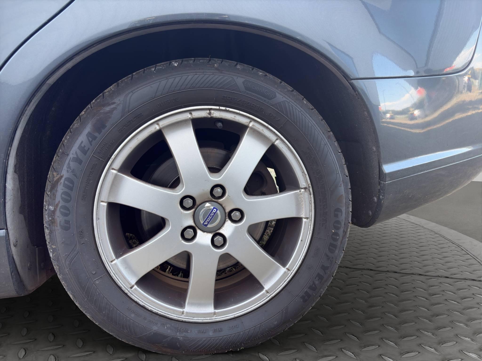 VOLVO V50
